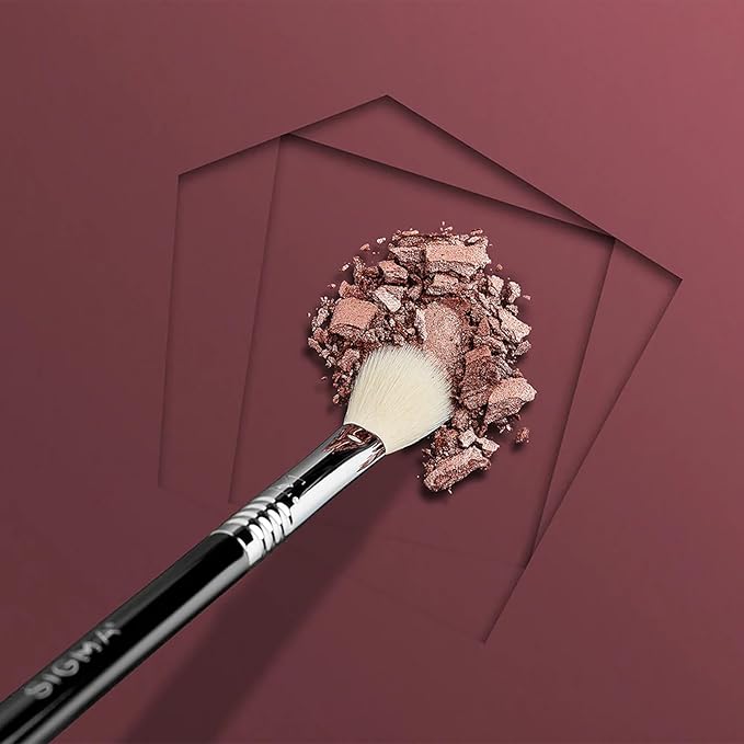 Sigma Beauty Professional E25 Max Eyeshadow Blending Brush – Professional Eyeshadow Brush for Seamless Eyeshadow Blending, Softens Dramatic Edges & Harsh Lines for a Well Blended Effect (1 Brush)-VivaGrace Women