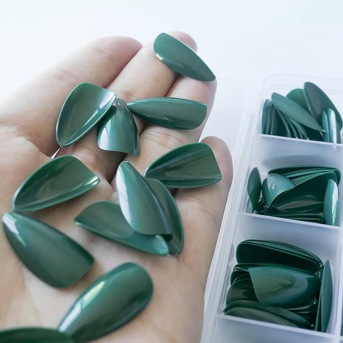 LoveOurHome 240pc Christmas Medium Press on Nails Almond Fake Nails Short Stiletto Almond Green Acrylic Nails Press ons Nail Full Cover False Artificial Nail with Glue Adhesive Tabs for Women Girls