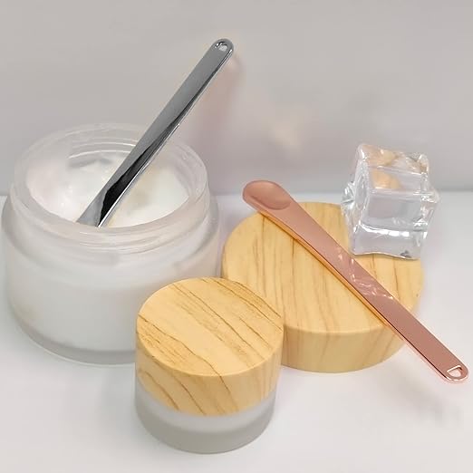 3 Pieces Alloy Makeup Spatula Eye Cream Spoon Beauty Scoop Mini Spoon Makeup Beauty Spoons Mini Cosmetic Skincare Spatula for Cream Lotions, 3.54 x 0.43 inches, Gold, Silver, Rose-Gold-VivaGrace Women