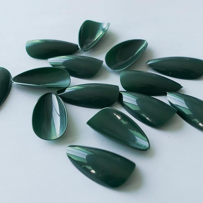 LoveOurHome 240pc Christmas Medium Press on Nails Almond Fake Nails Short Stiletto Almond Green Acrylic Nails Press ons Nail Full Cover False Artificial Nail with Glue Adhesive Tabs for Women Girls