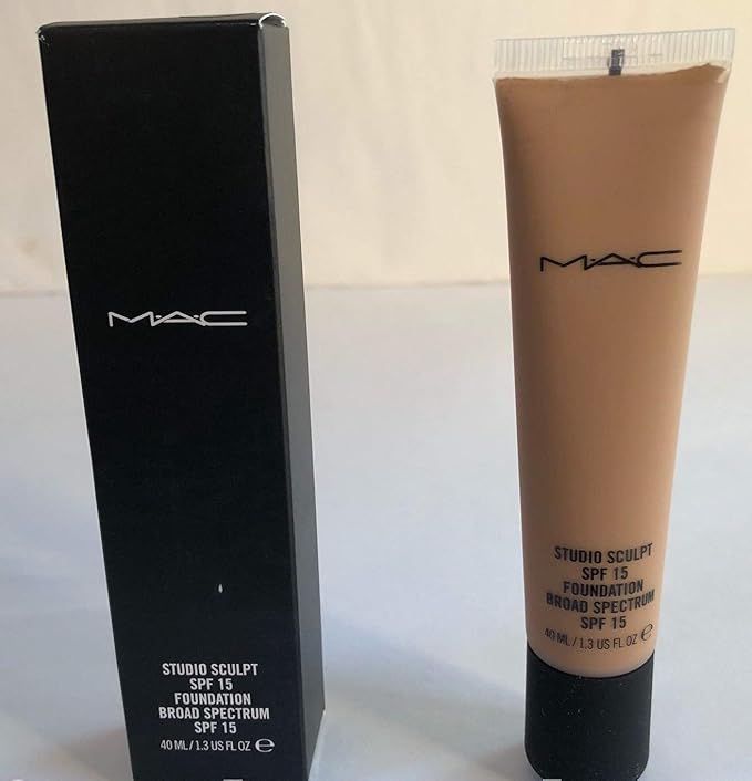 MAC Studio Sculpt SPF 15 Foundation NW40-VivaGrace Women