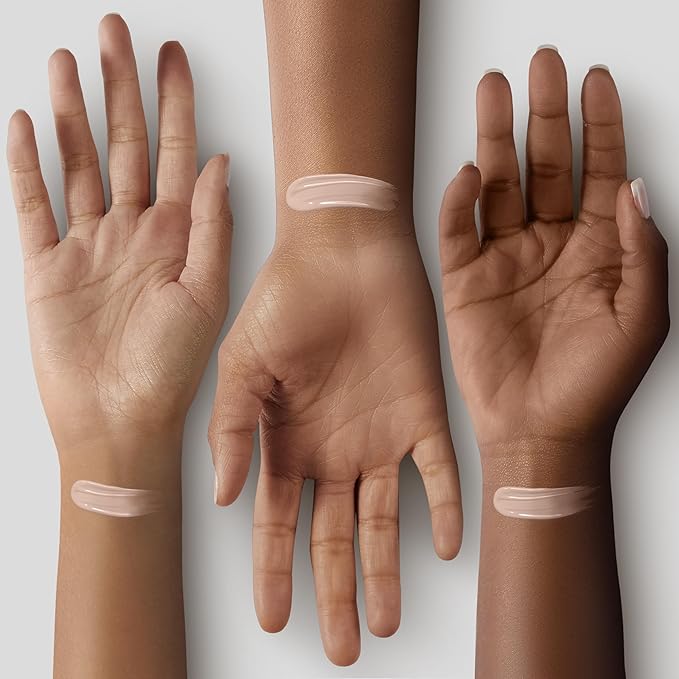 MAC 'Studio Fix' Fluid Foundation SPF 15 #NW10-VivaGrace Women