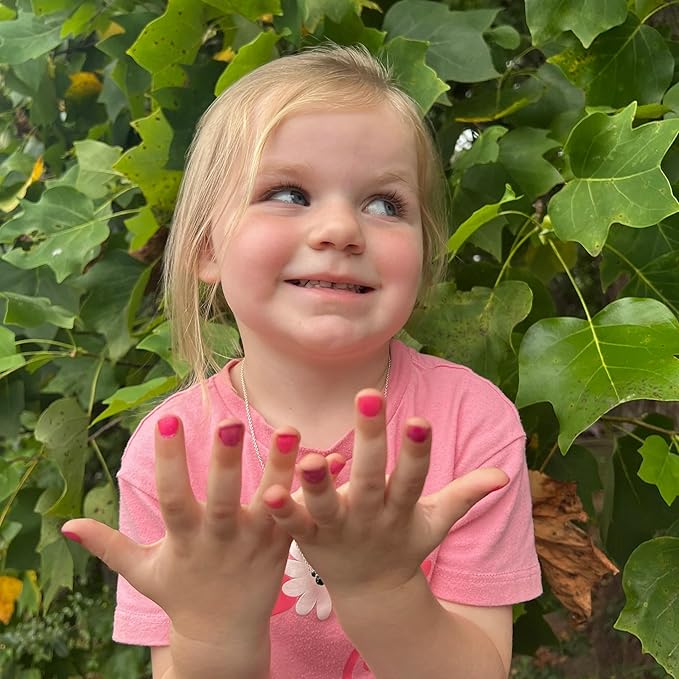 Piggy Paint | 100% Non-Toxic Girls Nail Polish | Safe, Cruelty-free, Vegan, & Low Odor for Kids | Sparkle, Sparkle! (Gift Set)