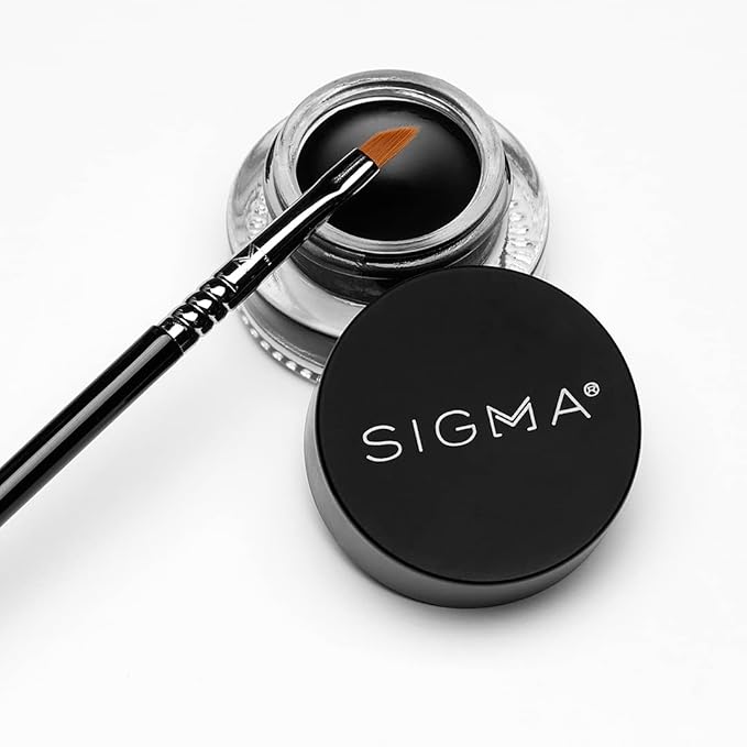 Sigma Beauty Professional E06 Eye Liner Brush – Fine Angled Eyeliner Brush with Pointed Tip for Meticulously Applying Gel and Liquid Eyeliner, For Cat Eyeliner & Winged Liner (1 Brush)-VivaGrace Women