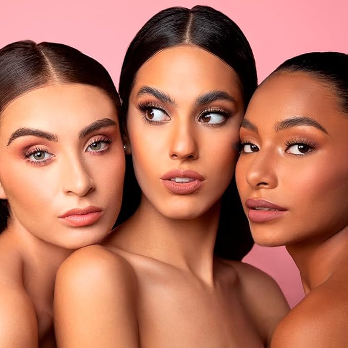 Matte HD Compact Powder Mattifying| Make up| Setting Powder| Pressed Powder | Face Make Up| For Combination Skin|Controls shine on facial skin| Model PKHD-VivaGrace Women