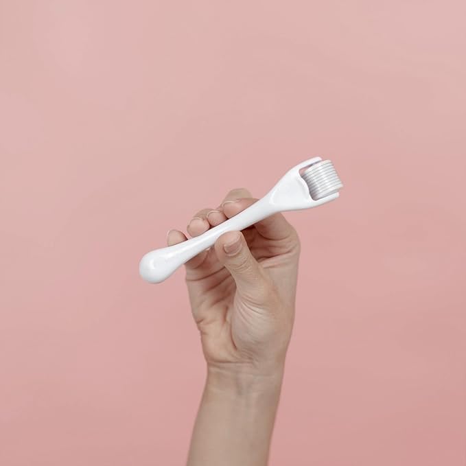 ROSELYNBOUTIQUE Derma Roller for Hair Beard Facial Skin Face 540 Microneedles At-Home Beauty Instrument White Holiday Gift for Men Women-VivaGrace Women