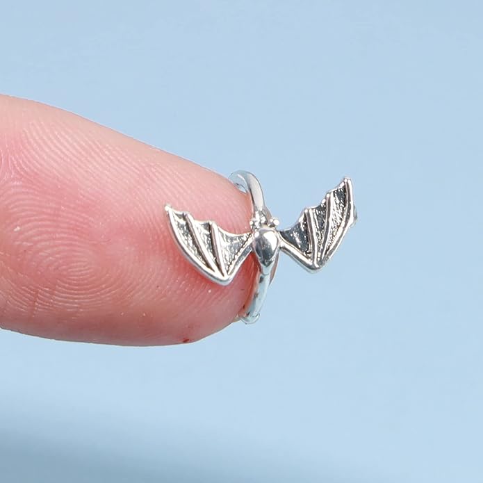 Gothic Bat Cuff Earrings Gold Bat Ear Cuffs Non Pierced Earrings Punk Animal Earrings Cool Vampire Earrings Jewelry for Women and Girls Gifts-VivaGrace Women