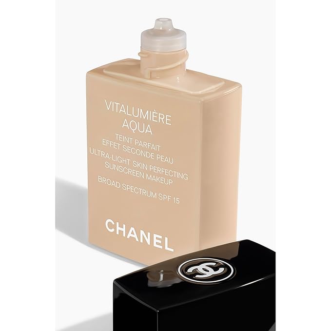 Chanel Vitalumiere Aqua Ultra Light Skin Perfecting Makeup SPF 15-30 ml, No.40 Beige-VivaGrace Women