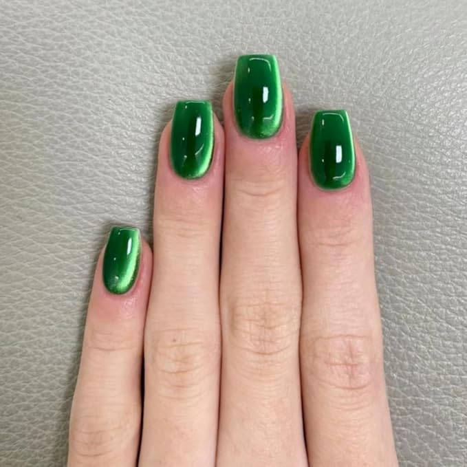 KQueenest Cat Eye Emerald Green Press on Nails Short Coffin, Glitter Sparkle Fake Nails Press ons, Shiny Acrylic Glue on Nails Medium Reusable False Nails for Women St. Patrick's Day 30 Pcs