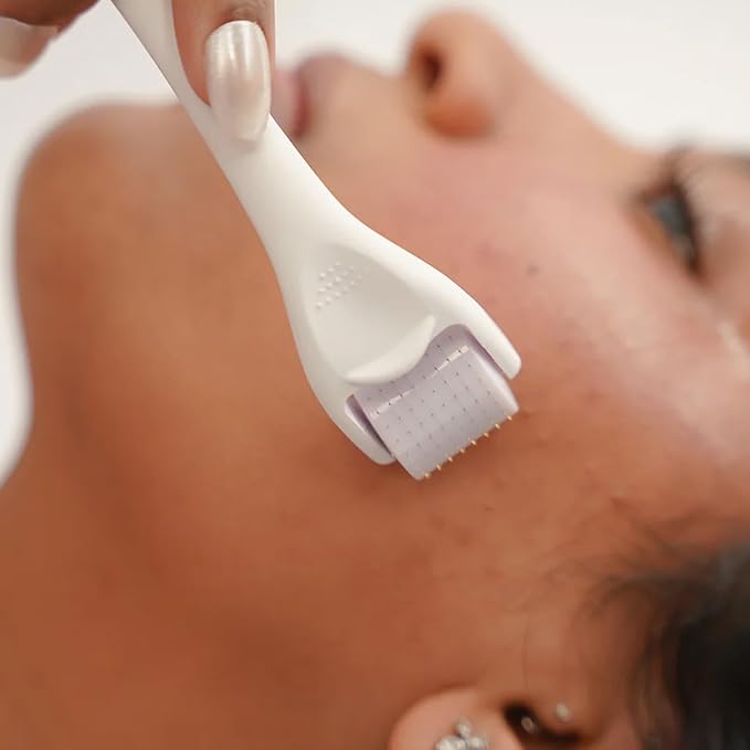 ROSELYNBOUTIQUE Derma Roller for Hair Beard Facial Skin Face 540 Microneedles At-Home Beauty Instrument White Holiday Gift for Men Women-VivaGrace Women