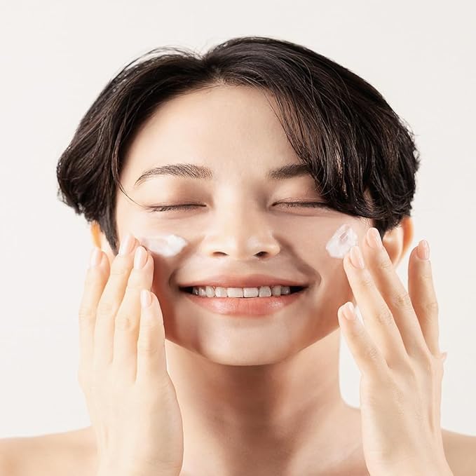 72 Hours Weightless Hydration Cream, Moisturizing Daily Face Cream, Vegan and Cruelty Free, Soothing and Brightening, All Skin Types, Korean Skin Care (1.85 fl.oz.)-VivaGrace Women