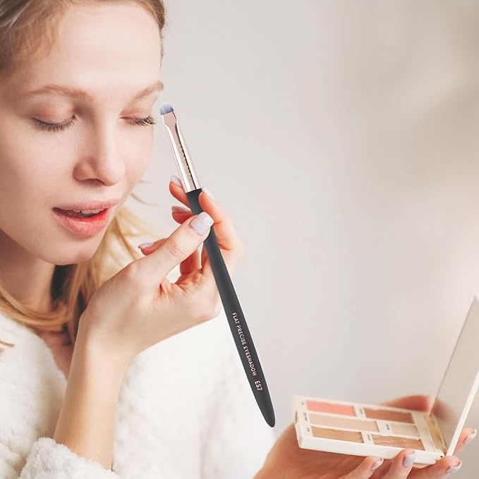 Profusion Cosmetics Flat Precise Eyeshadow Brush - Softens Dramatic Edges & Fine Lines, For Eyeshadow, Eyeliner-VivaGrace Women
