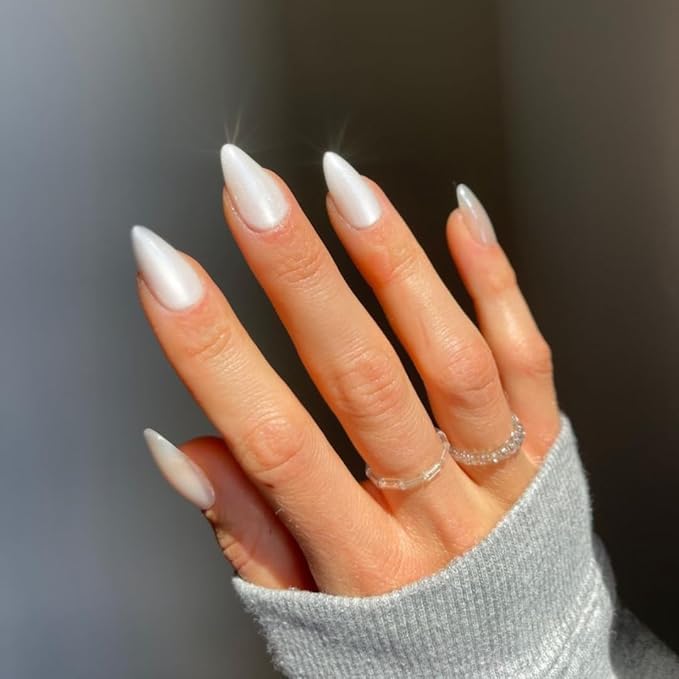 KQueenest Glitter Cat Eye Press on Nails Short Almond with UV Coating, Thick Cute Gel Nails Press on, Gloss Acrylic Fake Nails Glue on with Bling Designs - 30 Reusable False Nails, White Sparkle