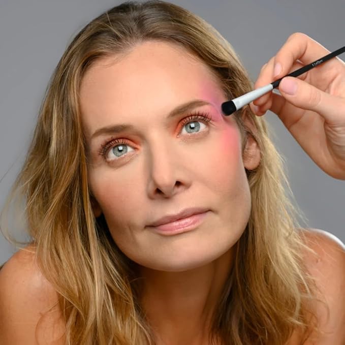 T.LeClerc Flat Brush 04 for Eyeshadows – Professional Makeup Brush for Precise Application – Soft Synthetic Bristles for Smooth Finish-VivaGrace Women