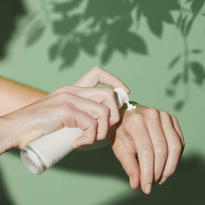 Pai Skincare London | GLOW KIT - FROM LONDON WITH LOVE Beauty Gift Set. Vitamin C Moisturizer + Glow Drops Duo, Suitable for Sensitive Skin + All Skin Types. Made In London.-VivaGrace Women