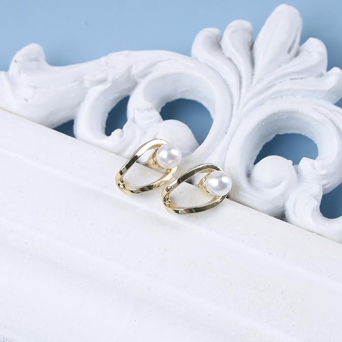 Vintage Pearl Claw Earrings Pearl Claw Stud Earrings Gold Circle Earrings Minimal Pearl Earrings Jewelry for Women-VivaGrace Women