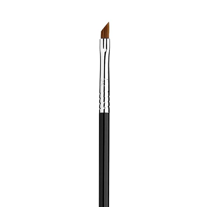 Sigma Beauty Professional E06 Eye Liner Brush – Fine Angled Eyeliner Brush with Pointed Tip for Meticulously Applying Gel and Liquid Eyeliner, For Cat Eyeliner & Winged Liner (1 Brush)-VivaGrace Women