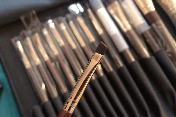 Professional makeup brush set with makeup bag. Includes Brushes for Contouring, Highlighting, Eyeshadow, Foundation & More. 15 Pcs Wool makeup brush-VivaGrace Women