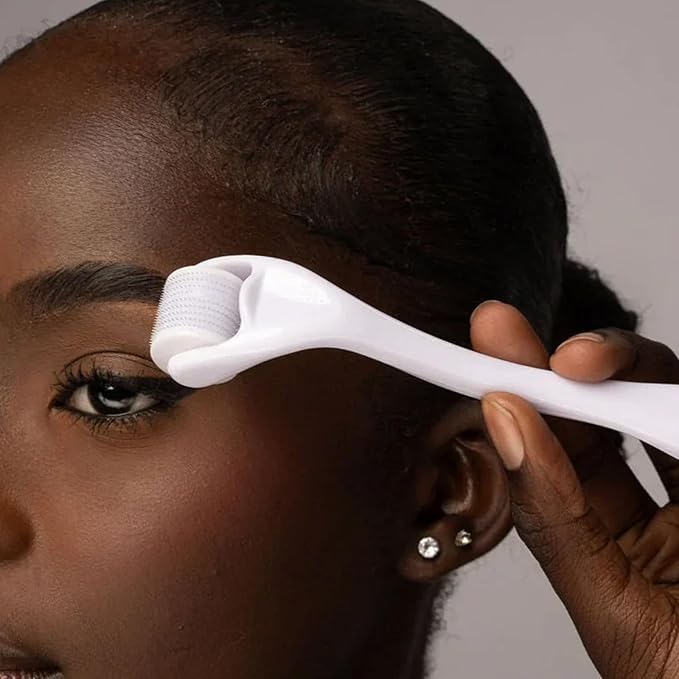 ROSELYNBOUTIQUE Derma Roller for Hair Beard Facial Skin Face 540 Microneedles At-Home Beauty Instrument White Holiday Gift for Men Women-VivaGrace Women