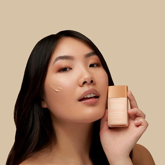 Sigma Beauty Skin Perfector – Hydrating Skin Tint Foundation for Lightweight, Buildable Coverage, With Hyaluronic Acid, Niacinamide Serum, and More (3 Medium Golden Tint, 1.12oz)-VivaGrace Women