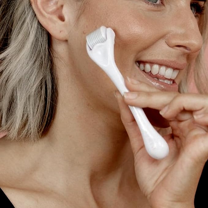 ROSELYNBOUTIQUE Derma Roller for Hair Beard Facial Skin Face 540 Microneedles At-Home Beauty Instrument White Holiday Gift for Men Women-VivaGrace Women