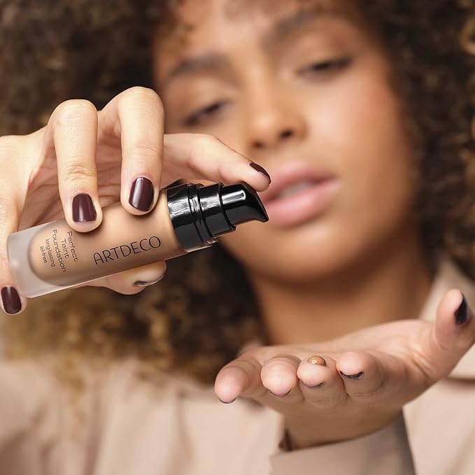 ARTDECO Perfect Teint Foundation - Warm Butter Pecan - Lightweight Liquid Formula - Medium to Full Coverage - Without Mask-Like Effect - Vegan Makeup - Hyaluron - 0.67 Fl Oz-VivaGrace Women
