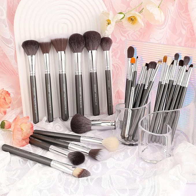 Docolor Professional Makeup Brush Set 29Pcs Makeup Brushes Valentines Day Gifts Premium Goat Synthetic Fiber Foundation Face Powder Blush Concealer Eyeshadows Make Up Brushes with PU Leather Case-VivaGrace Women
