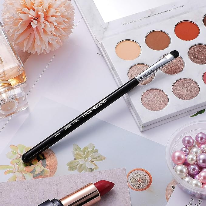 Curved Smudge Eyeshadow Brush, EIGSHOW Small Round Top Blending Eye Shadow with Synthetic Bristles for Smokey Cat Eye Makeup (E832)-VivaGrace Women