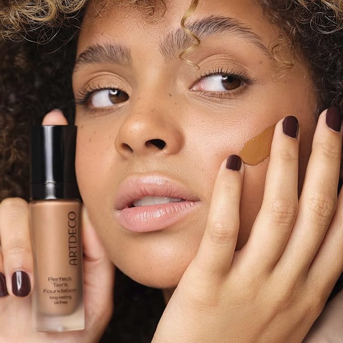 ARTDECO Perfect Teint Foundation - Warm Butter Pecan - Lightweight Liquid Formula - Medium to Full Coverage - Without Mask-Like Effect - Vegan Makeup - Hyaluron - 0.67 Fl Oz-VivaGrace Women