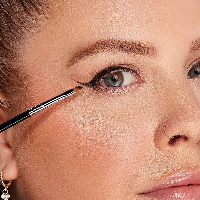 Sigma Beauty Professional E06 Eye Liner Brush – Fine Angled Eyeliner Brush with Pointed Tip for Meticulously Applying Gel and Liquid Eyeliner, For Cat Eyeliner & Winged Liner (1 Brush)-VivaGrace Women